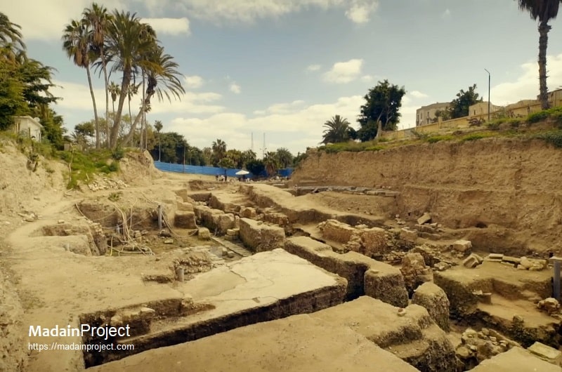 Royal Quarters Archaeological Site in Shalalat Gardens